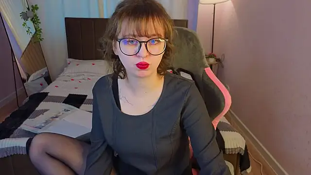 Helen Carson online show from May 6, 1:03 am