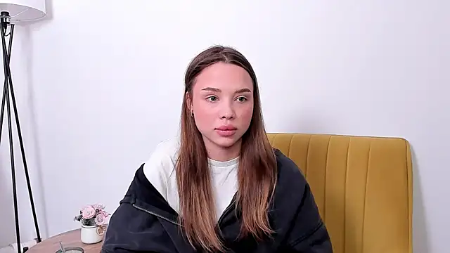 VoncileRistow online show from April 15, 8:21 am