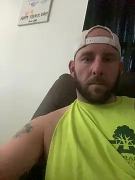 phattyluv89 online show from April 26, 6:05 pm