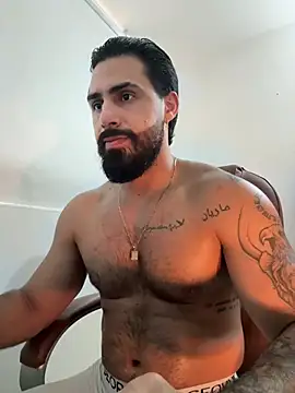 Snapshot of Ryan_Black3 chatting on May 29, 6:39 pm Ryan Black3 online show from May 29, 6:39 pm