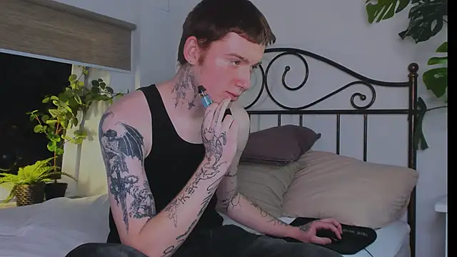 JusttJustin online show from April 16, 7:36 pm