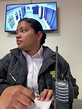 Snapshot of VANNESA_SECURITY chatting on April 14, 2:34 pm VANNESA SECURITY online show from April 14, 2:34 pm