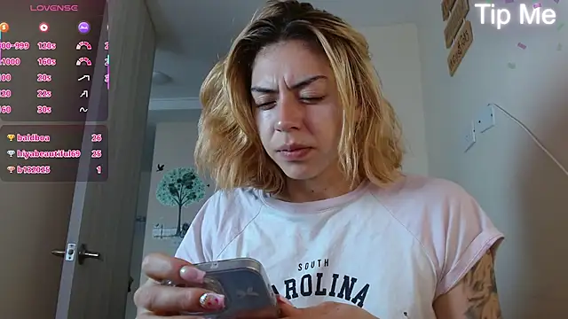 Snapshot of aprildumont chatting on July 1, 11:34 am aprildumont online show from July 1, 11:34 am