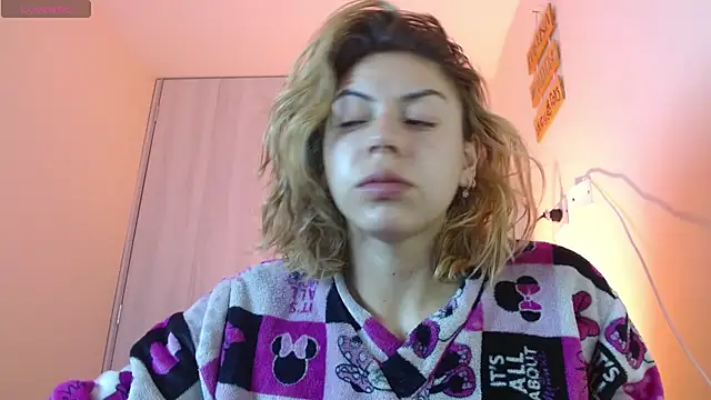 Snapshot of aprildumont chatting on July 16, 11:27 am aprildumont online show from July 16, 11:27 am