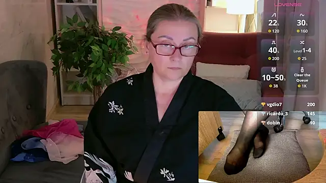 Alexandra Kind online show from July 8, 2:05 am