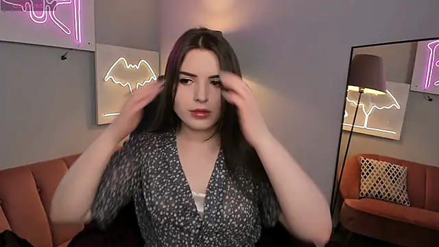 Snapshot of AliceLiador_ chatting on May 24, 2:33 pm AliceLiador online show from May 24, 2:33 pm