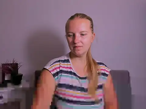 RoseTeacherX online show from July 23, 7:39 am