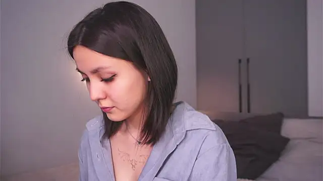 ElviraGounder online show from April 20, 5:54 am