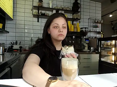 Snapshot of _Mikky_lil_ chatting on May 1, 9:58 am Mikky lil online show from May 1, 9:58 am