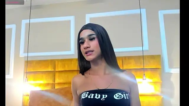 tiffanykanox online show from May 21, 8:05 pm