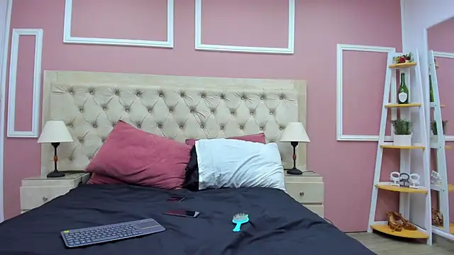 tiffanykanox online show from May 30, 4:31 am
