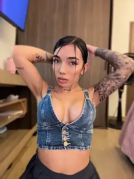 Snapshot of milasantana_ chatting on May 11, 9:34 pm milasantana online show from May 11, 9:34 pm