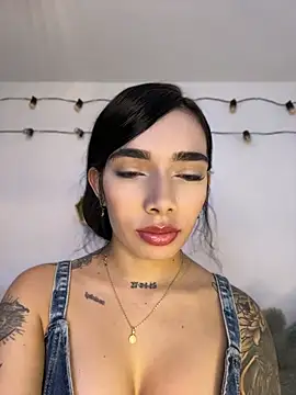 Snapshot of milasantana_ chatting on July 12, 3:03 pm milasantana online show from July 12, 3:03 pm