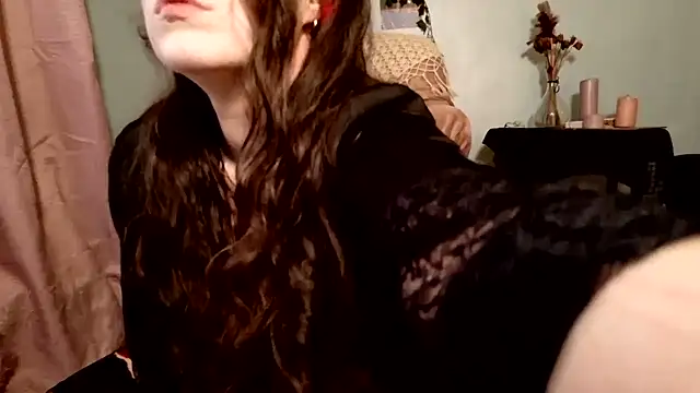 Snapshot of missclochette chatting on June 16, 12:30 pm missclochette online show from June 16, 12:30 pm