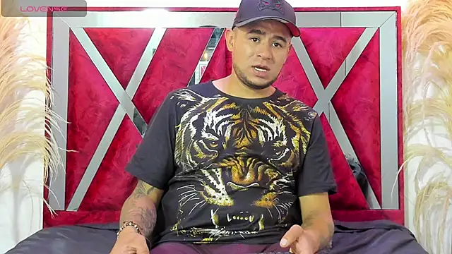 Nickk 21  online show from April 21, 1:39 pm