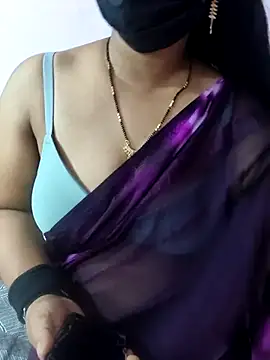 sweetylove01 online show from August 5, 6:11 pm