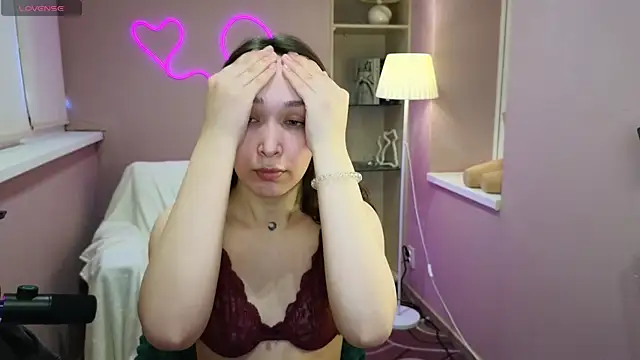 belladvllam online show from April 17, 7:11 am