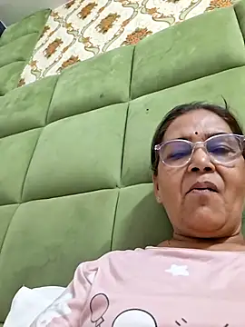 Shalini3456 online show from May 21, 10:00 am