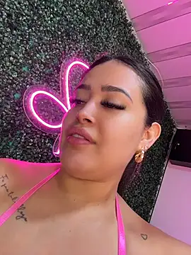 Snapshot of Sara_fun chatting on July 4, 3:51 pm Sara fun online show from July 4, 3:51 pm