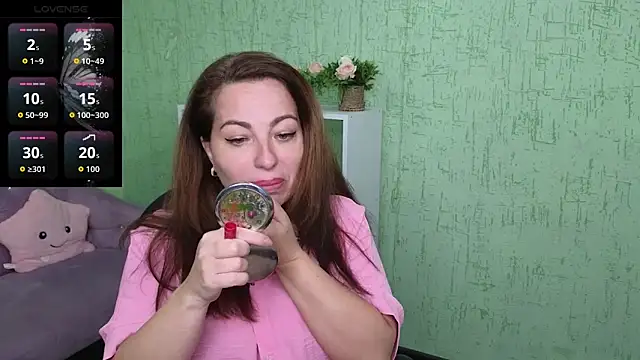 Snapshot of Zoe_Zephyr chatting on May 13, 5:27 am Zoe Zephyr online show from May 13, 5:27 am