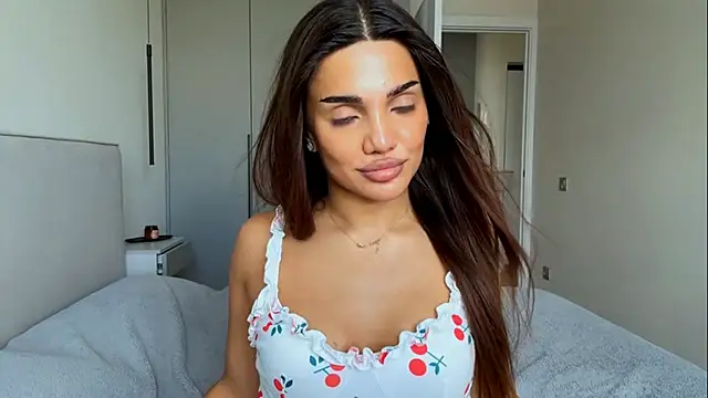 MelindaReny online show from May 28, 9:06 am