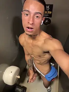 willclayy online show from May 11, 4:04 pm