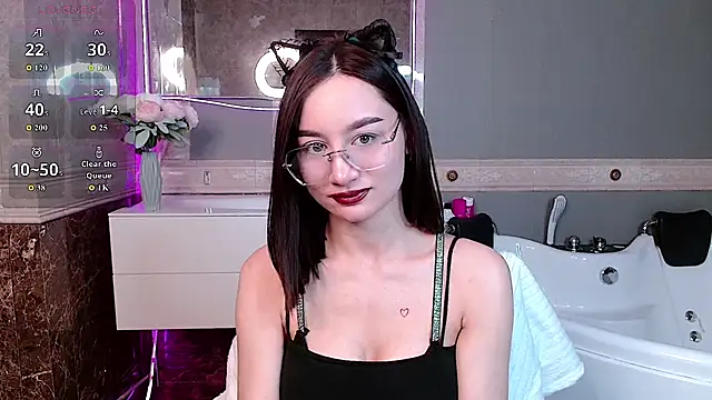 AndreaJohnsons online show from April 26, 7:50 am