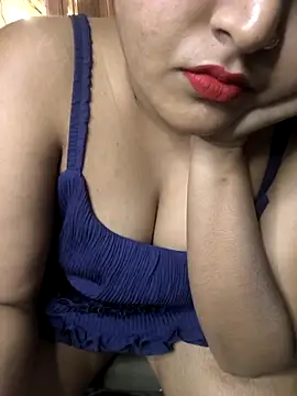 Snapshot of PunkTiling chatting on May 4, 4:47 pm PunkTiling online show from May 4, 4:47 pm