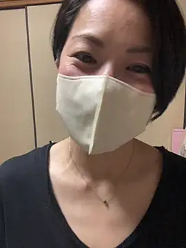 Snapshot of rin2432 chatting on April 28, 2:22 pm rin2432 online show from April 28, 2:22 pm