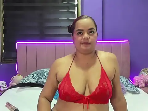 OliviaHarriet online show from April 23, 3:03 pm