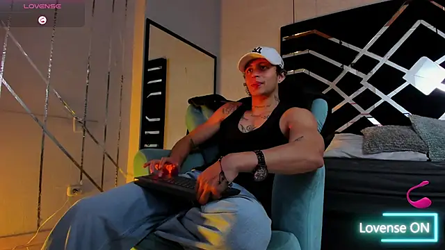 Snapshot of JayTaylorr chatting on June 16, 11:46 am JayTaylorr online show from June 16, 11:46 am