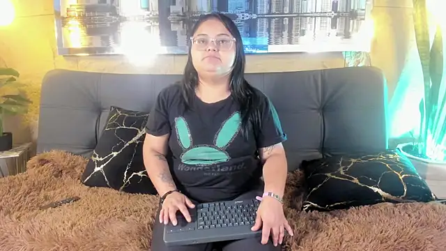 Luna  Cortez online show from May 29, 3:59 am