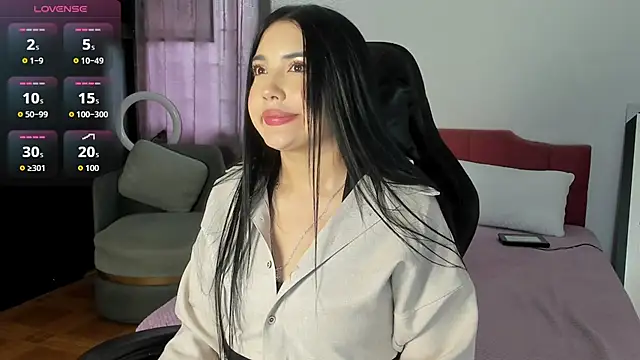 Snapshot of _hanna_gomez chatting on May 7, 1:38 pm hanna gomez online show from May 7, 1:38 pm