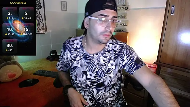 Snapshot of andders_ chatting on July 24, 11:36 pm andders online show from July 24, 11:36 pm