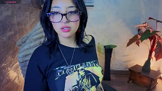 lsa dolly nyx online show from May 4, 10:39 pm