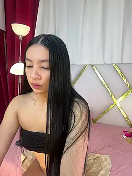 Lila-pinkky online show from April 27, 12:03 pm