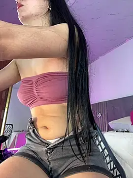 Lila-pinkky online show from July 4, 11:49 am