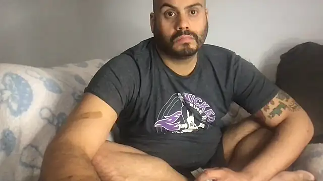 Snapshot of maldito33 chatting on April 21, 1:53 am maldito33 online show from April 21, 1:53 am