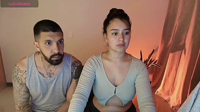 Snapshot of Alyssa_and_DAngelo chatting on May 4, 1:56 am Alyssa and DAngelo online show from May 4, 1:56 am
