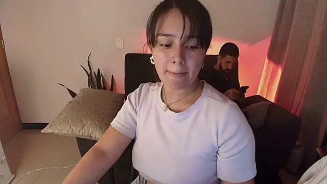 Snapshot of Alyssa_and_DAngelo chatting on May 17, 1:47 am Alyssa and DAngelo online show from May 17, 1:47 am