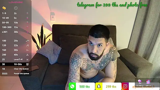 Snapshot of Alyssa_and_DAngelo chatting on June 30, 2:34 am Alyssa and DAngelo online show from June 30, 2:34 am