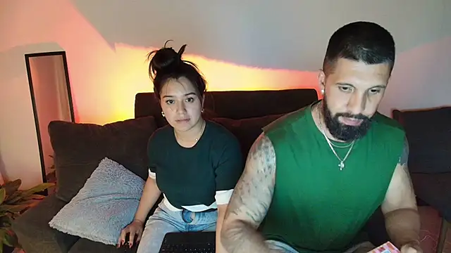 Snapshot of Alyssa_and_DAngelo chatting on August 1, 3:39 am Alyssa and DAngelo online show from August 1, 3:39 am