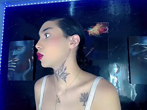Darianna A online show from June 4, 1:28 pm