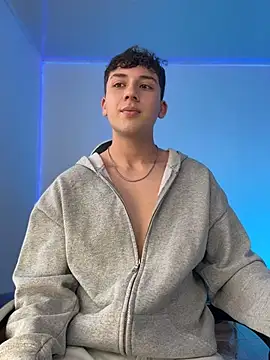 OLIVER K online show from May 16, 8:07 pm