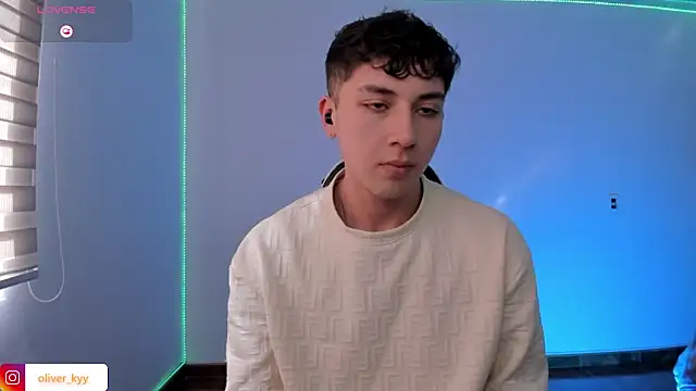 OLIVER K online show from June 2, 8:22 pm
