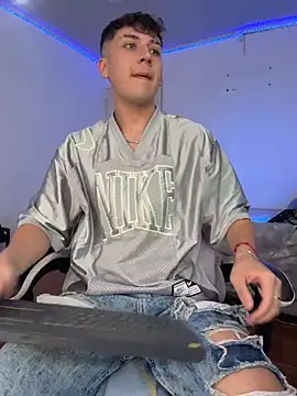 OLIVER K online show from June 26, 7:18 pm