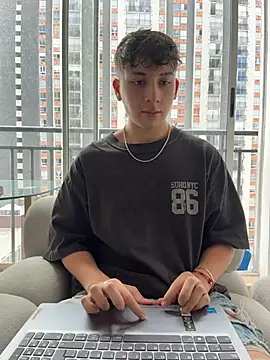 OLIVER K online show from July 7, 6:56 pm
