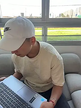 OLIVER K online show from July 31, 6:51 pm