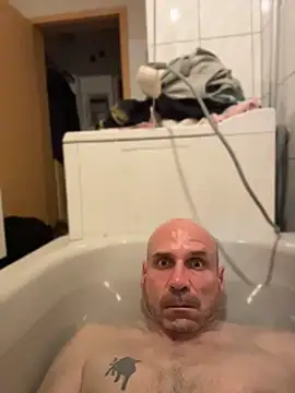 firemaxx76 online show from April 16, 1:06 am