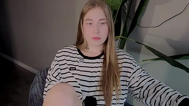 ShowmeYourfetish online show from June 28, 4:51 am